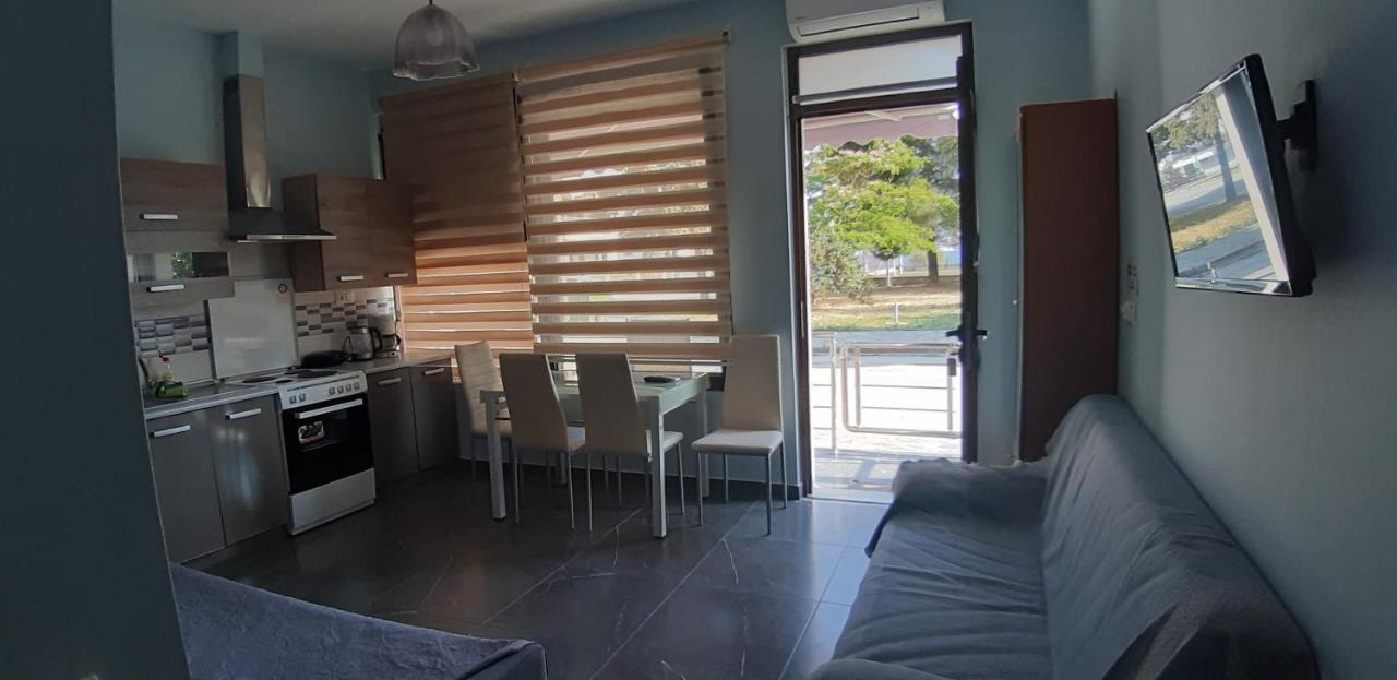 Soula'S Sunshine Apartments Nea Karvali Luaran gambar